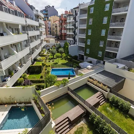 Upscale In Center By Lovelystay