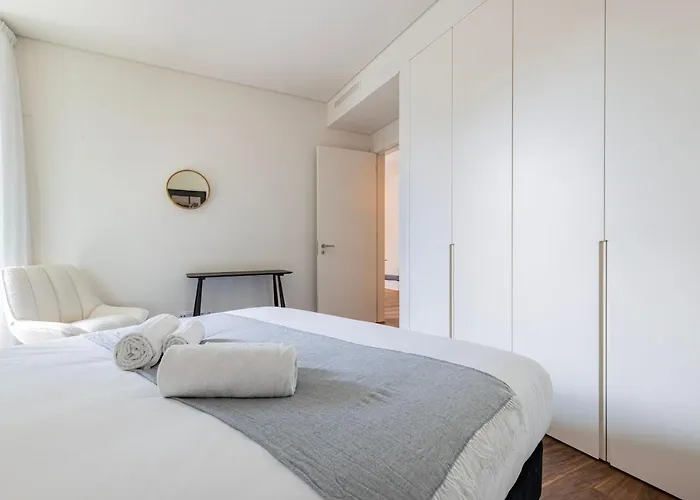 Apartment Upscale In Center By Lovelystay