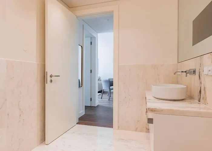 Upscale In Center By Lovelystay Apartment
