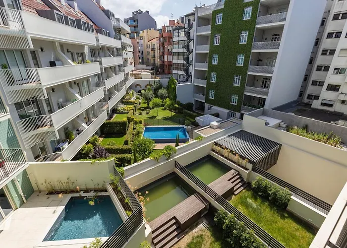 Upscale In Center By Lovelystay
