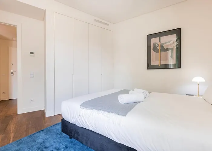 Upscale In Center By Lovelystay Appartamento Lisbona