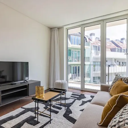 Upscale In Center By Lovelystay