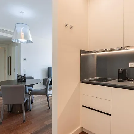 Апартаменты Upscale In Center By Lovelystay