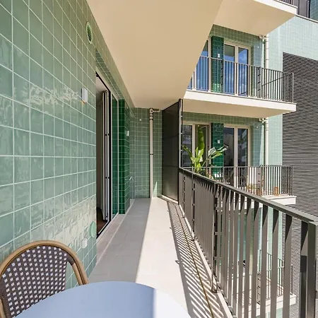 Apartment Upscale In Center By Lovelystay