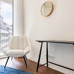 Upscale In Center By Lovelystay Διαμέρισμα *