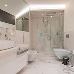 Upscale In Center By Lovelystay *