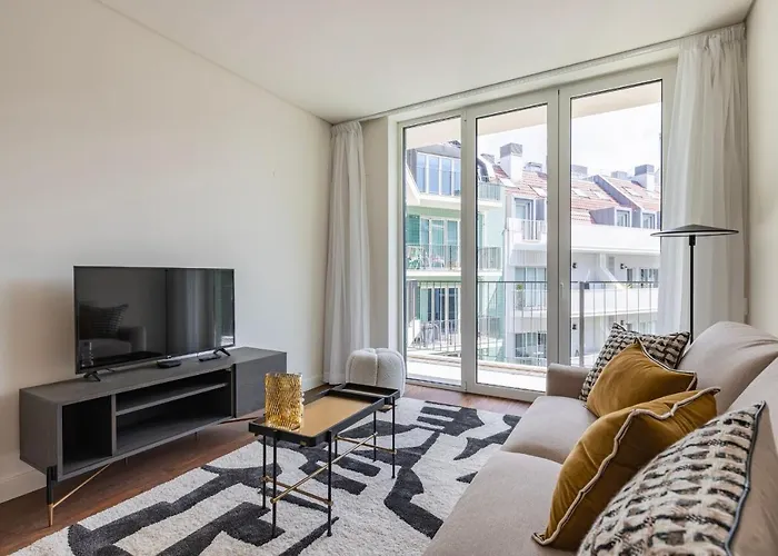 Upscale In Center By Lovelystay